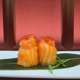 G002 - Gunkan Spicy Sake 