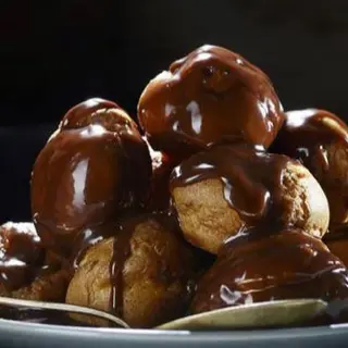 AD086 - Profiteroles Nero
