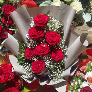 Bouquet of premium High Quality Red Naomi Roses.