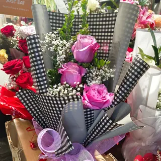 Bouquet of Pink roses composition.