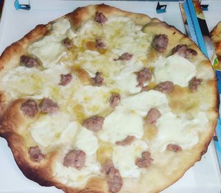 Bianca bufala e salsiccia