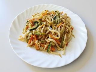206. Yakisoba con salsa piccante
