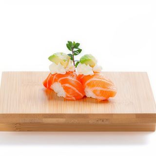 137. Nigiri salmon avocado - 2 pezzi