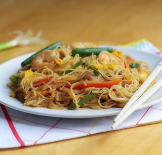 282-Spaghetti di Riso Saltati con Gamberi