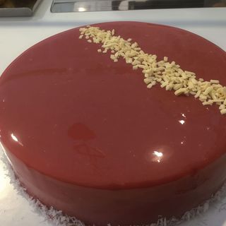 Torta 6 persone a scelta dal pasticciere con glassa a specchio