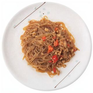 Spaghetti di soia con carne piccante - una porzione