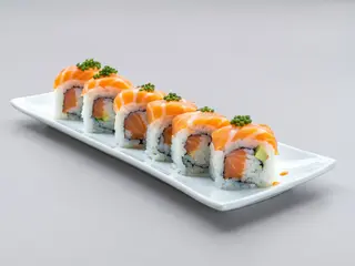 Uramaki salmone