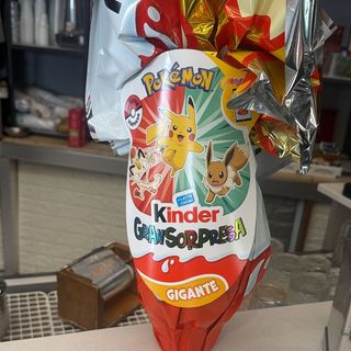 Uova KINDER Gigante POKEMON