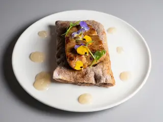 FOIE GRAS E PERE NASHI