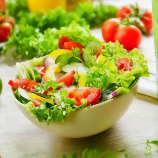 Insalata con salsa cinese