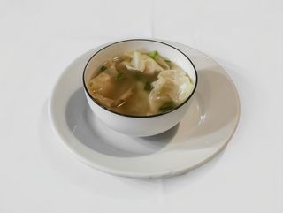 Zuppa wanton con maiale