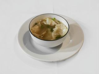 Zuppa polpette di maiale e spaghetti di soia