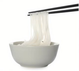 Spaghetti di riso con gamberi