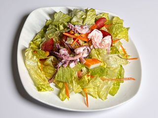 4. Insalata mista con pesce