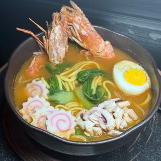 G64.RAMEN con pesce 
