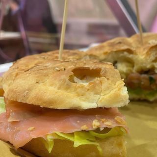 Panino con salmone affumicato