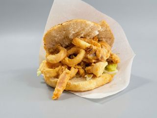 Panino con calamari fritti 
