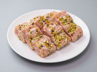 Panino con valdostano di pollo, pistacchio e Philadelphia