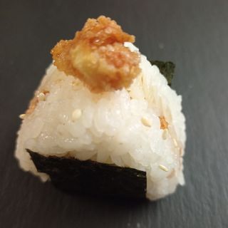 O9. onigiri pollo fritto 1pz 