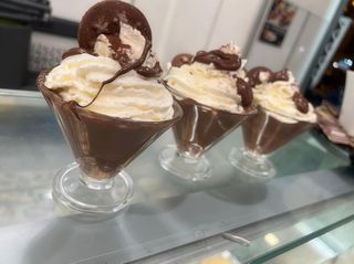 Crema caffè con panna Nutella e biscotto