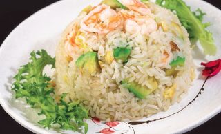 19. Riso con gamberi e avocado