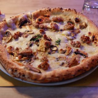Salsicce e funghi