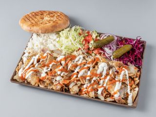 Piatto kebap con verdura alla griglia
