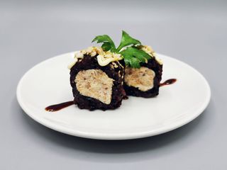 648-Uramaki venere salmone