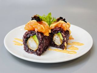 653-Uramaki black cool
