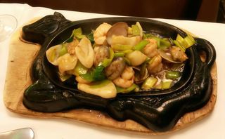 Pollo con gamberi e bambù