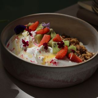GREEK YOGURT BOWL