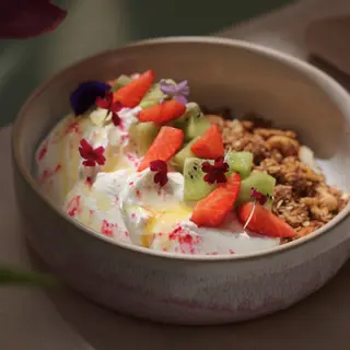 COCONUT YOGURT BOWL