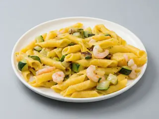 Garganelli gamberetti e zucchini