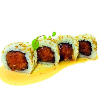 121. Uramaki spicy tuna