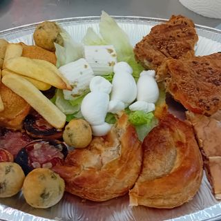 Limoncello spritz con aperitivo 