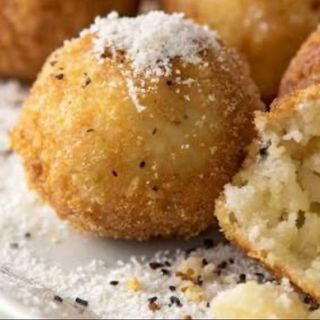 Arancino cacio e pepe