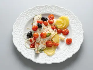 filetto di branzino con patate e olive