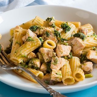 penne al pesce spada e fiori di finocchi