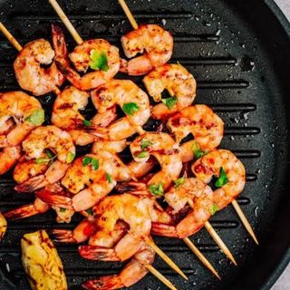 spiedini di gamberi alla griglia