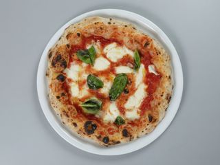 Margherita di bufala + bibita + fritto