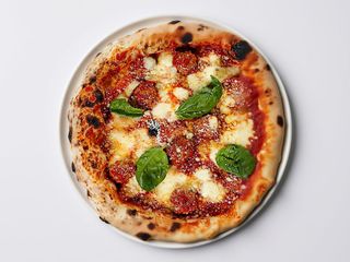 Margherita con würstel