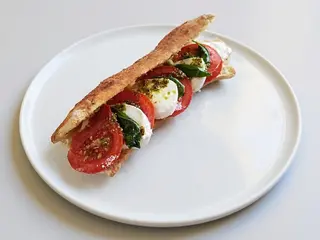 Panuozzo caprese