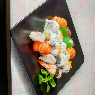 141 Sushi sumo