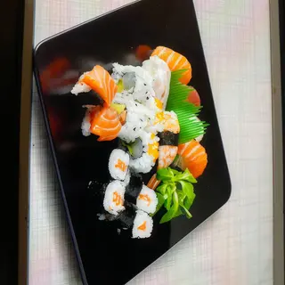 137 Sushi misto medio