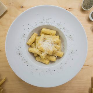 Rigatoni cacio e pepe