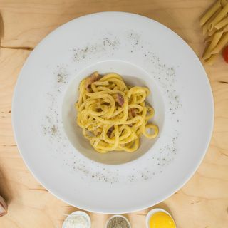 Spaghettoni alla  carbonara Rizzelli con guanciale di Norcia