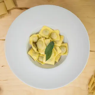 L'agnolotto paesano al burro e salvia