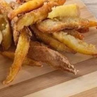 Patate servite con sale affumicato