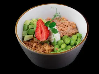 83. Pokè miura
