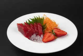 92. Sashimi maguro